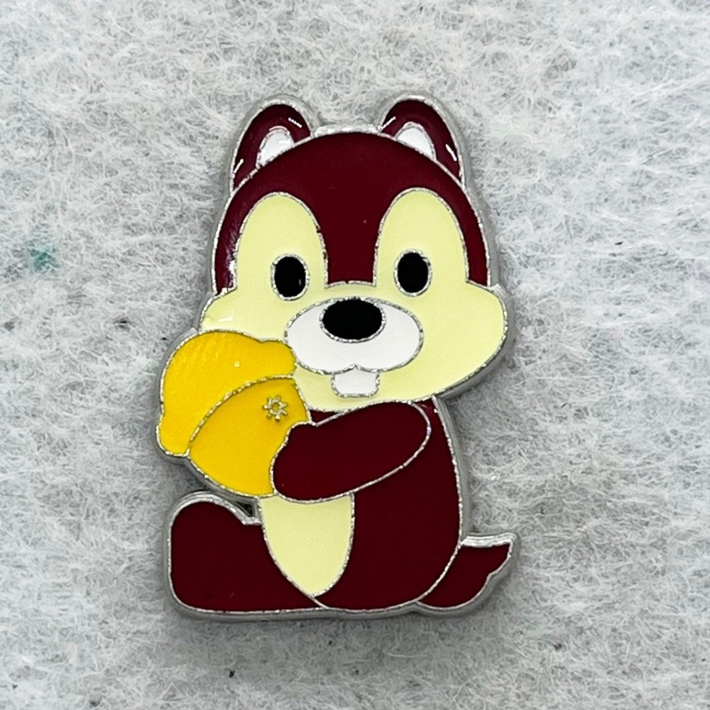 🔮 5/$25 Disney Chip 'n' Dale Chip Acorn Pin